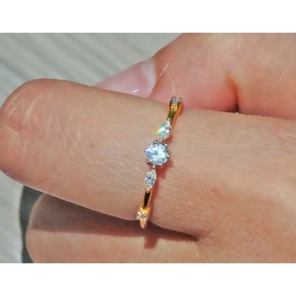 14K gold over Marquise diamond engagement ring - Picture 5 of 8